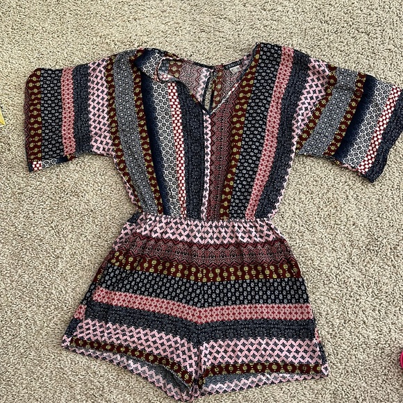 Venus Mixed Print Romper - Picture 3 of 4